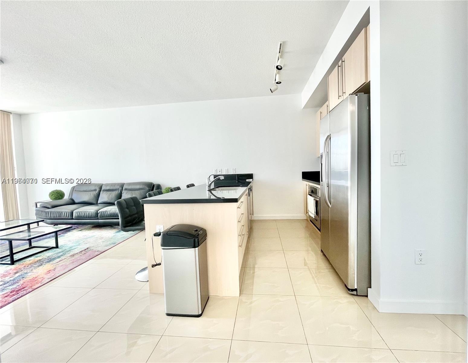 79 SW 12th St 2402-S