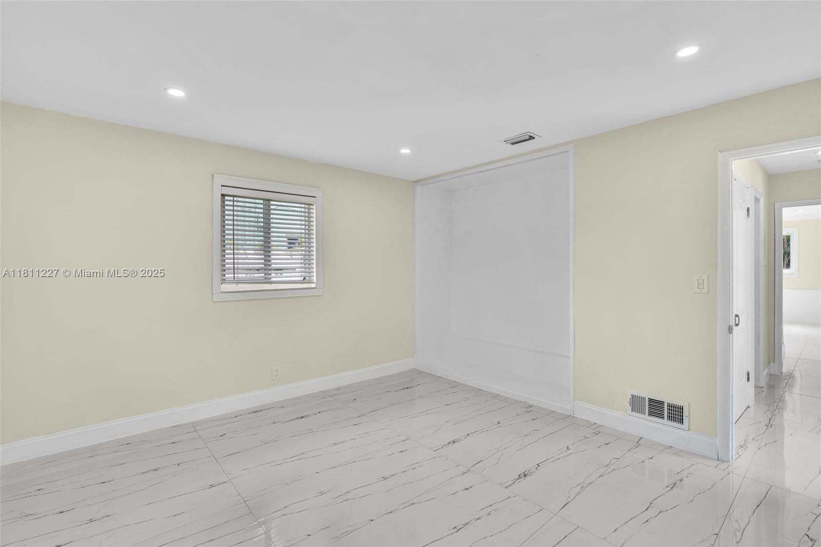 HOLLYWOOD HOMESITES HIGH - Residential