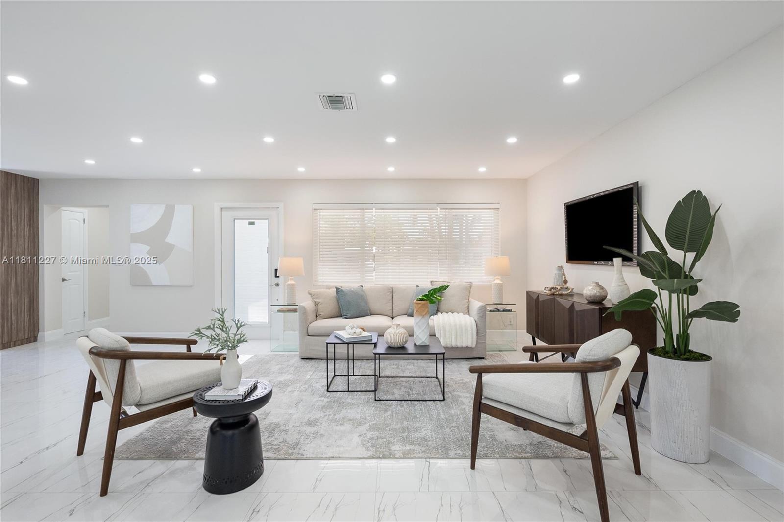 HOLLYWOOD HOMESITES HIGH - Residential