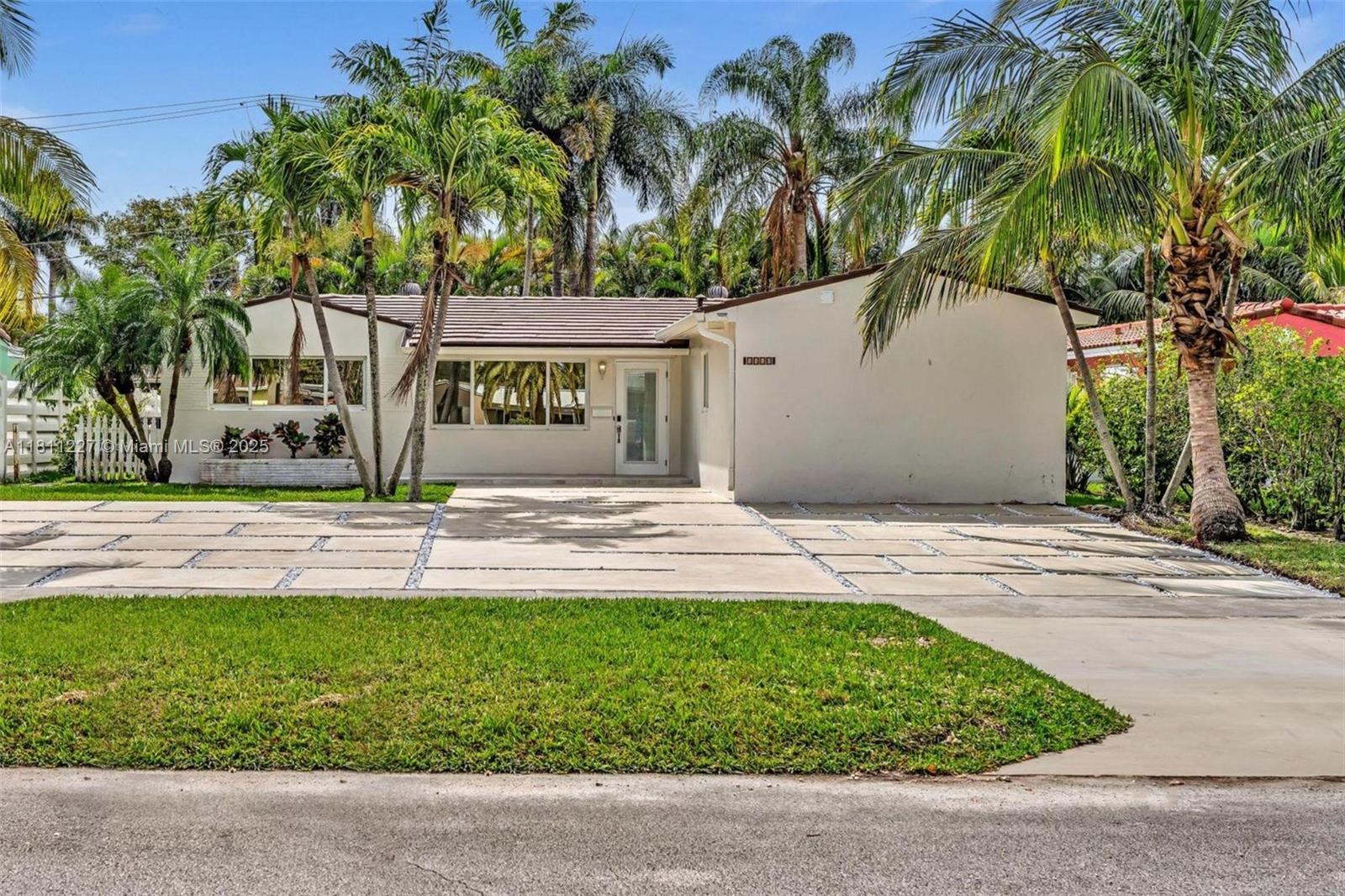 Property for Sale at 1510 Coolidge St, Hollywood, Broward County, Florida - Bedrooms: 4 
Bathrooms: 3  - $815,888