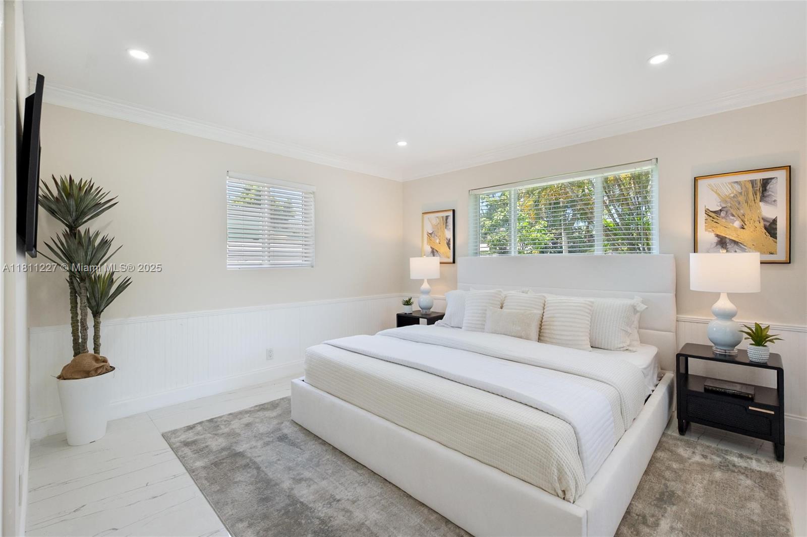 HOLLYWOOD HOMESITES HIGH - Residential