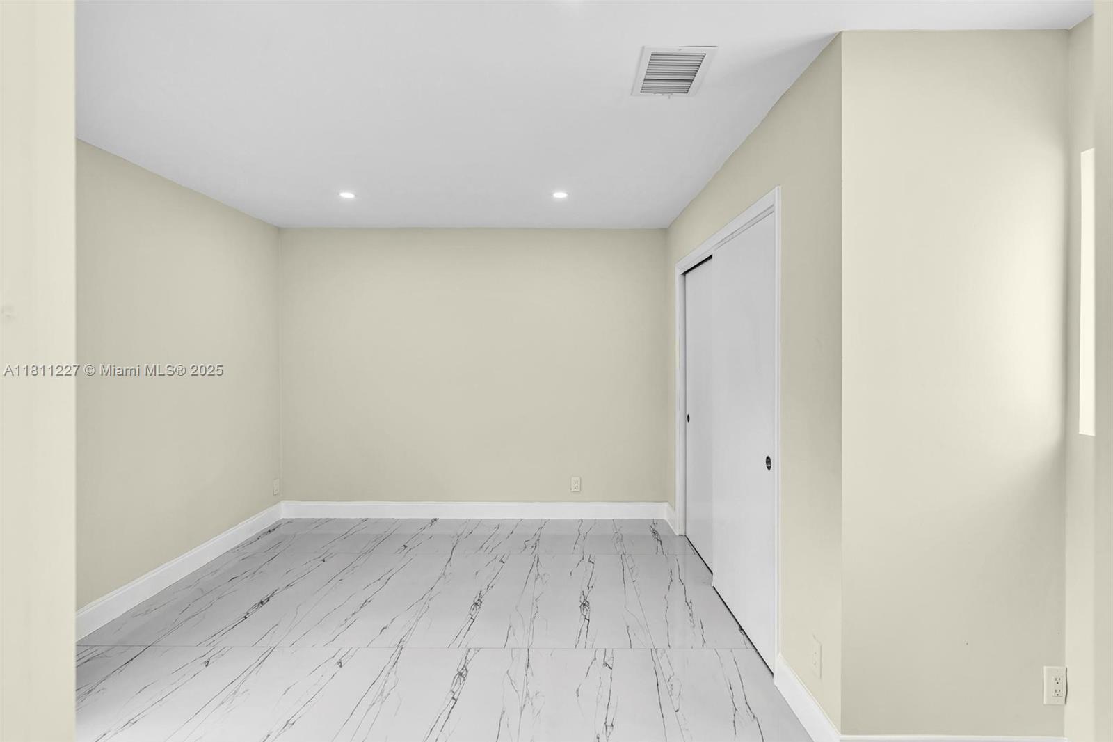 HOLLYWOOD HOMESITES HIGH - Residential