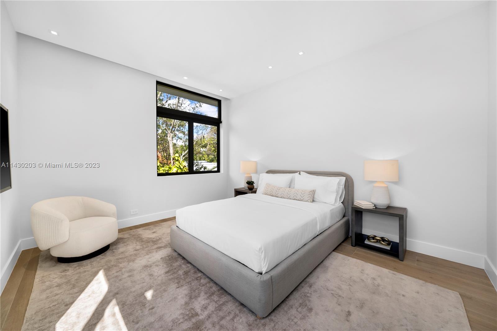 DOUGLAS CIRCLE - Residential