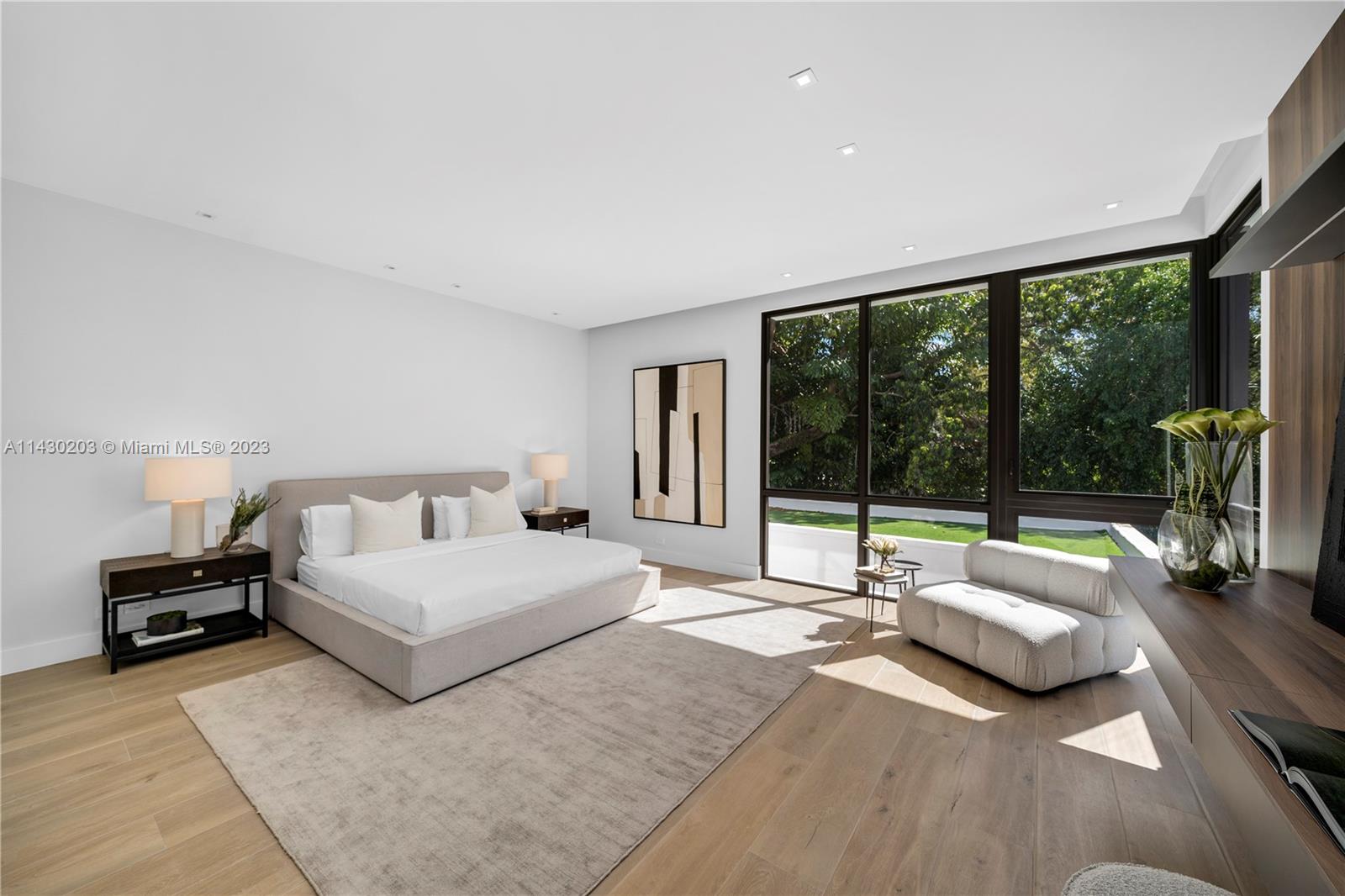 DOUGLAS CIRCLE - Residential