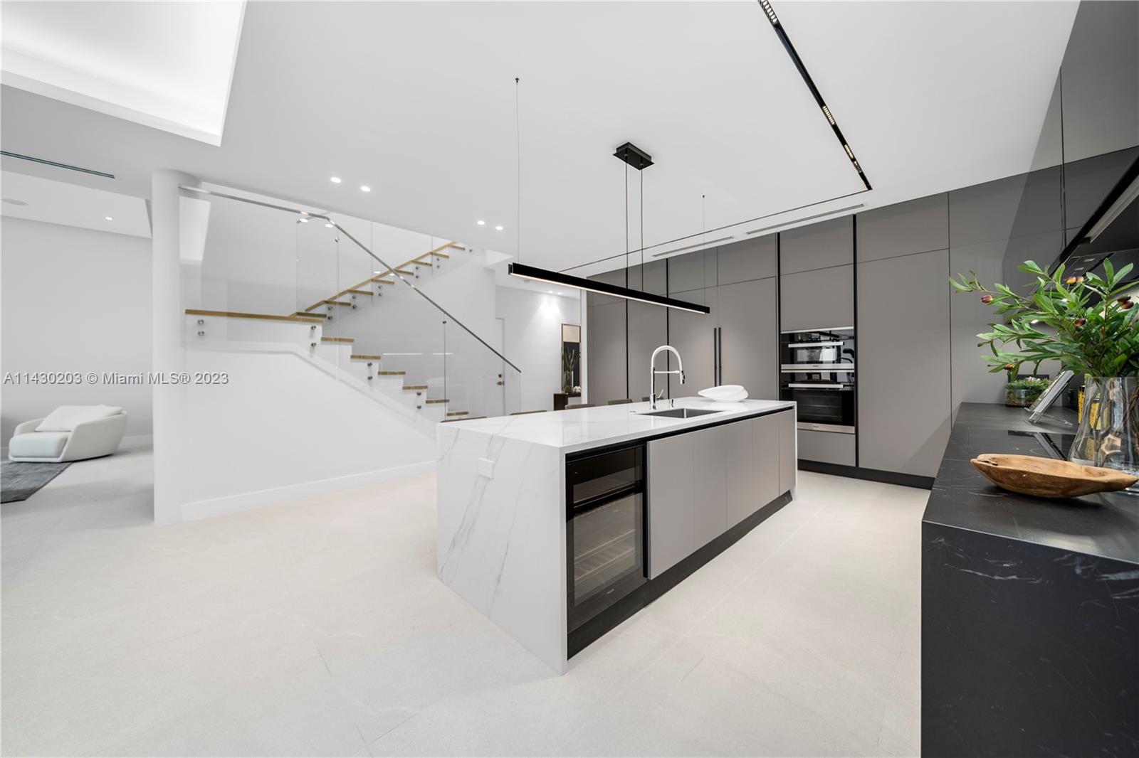 DOUGLAS CIRCLE - Residential