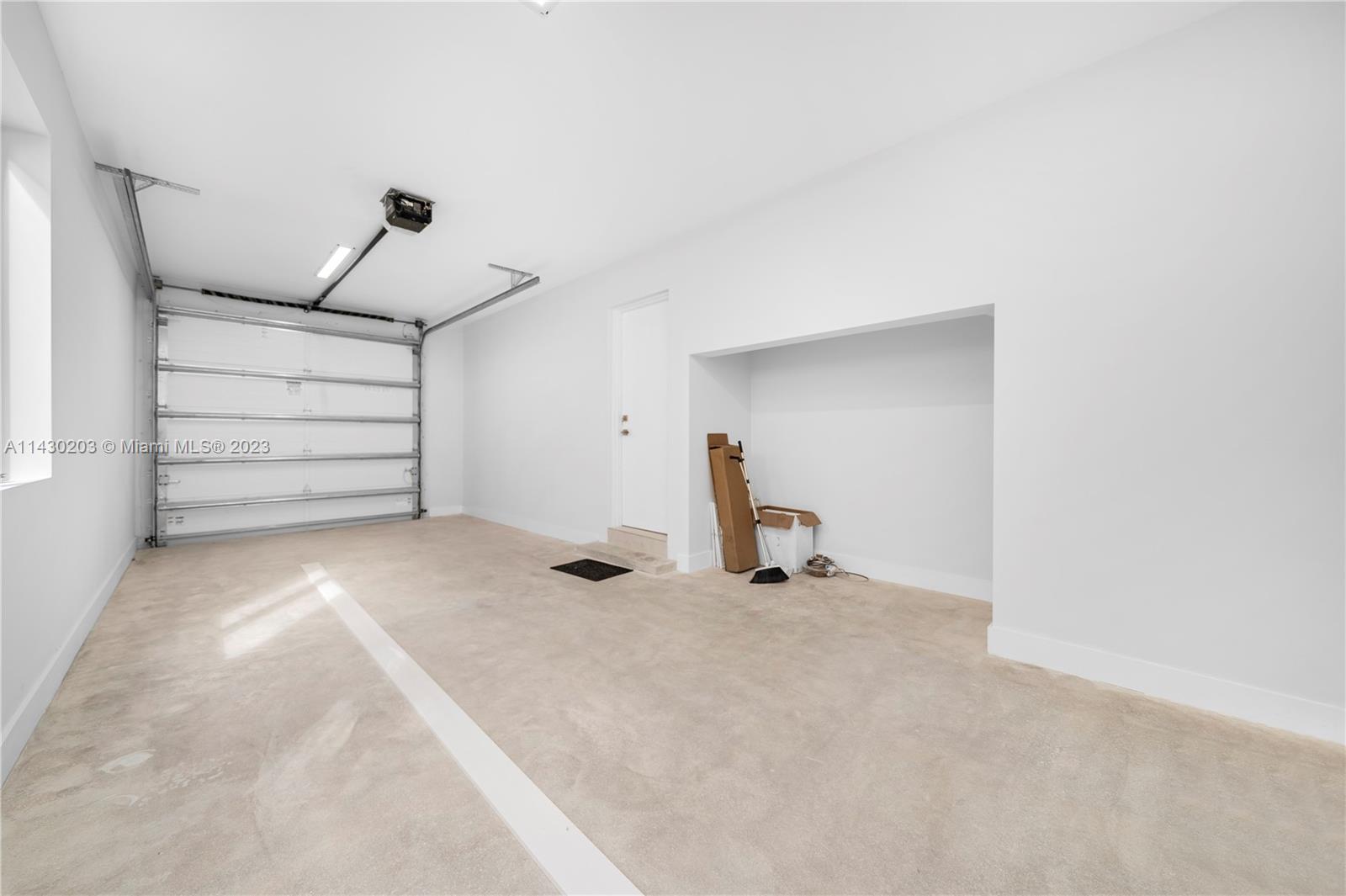 DOUGLAS CIRCLE - Residential