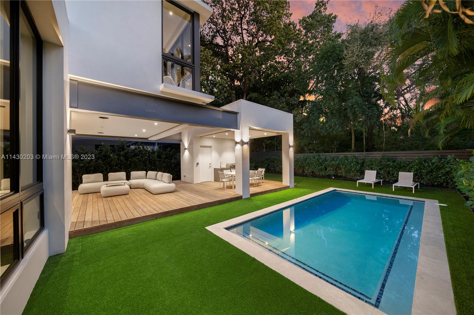 DOUGLAS CIRCLE - Residential