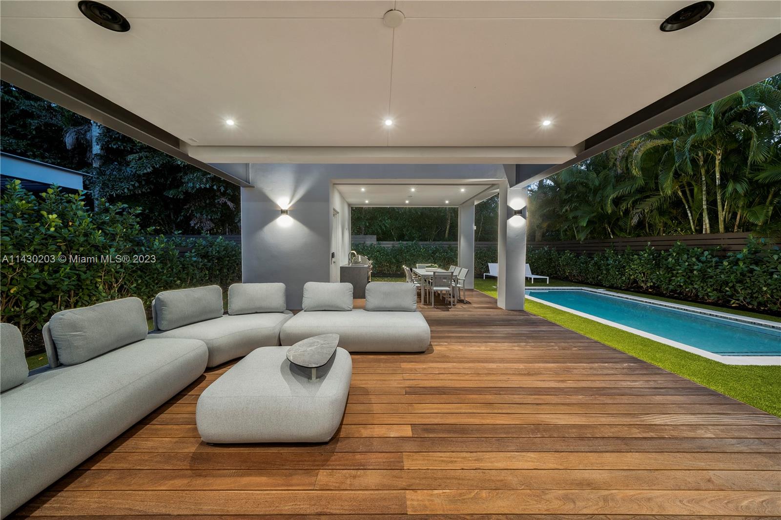 DOUGLAS CIRCLE - Residential