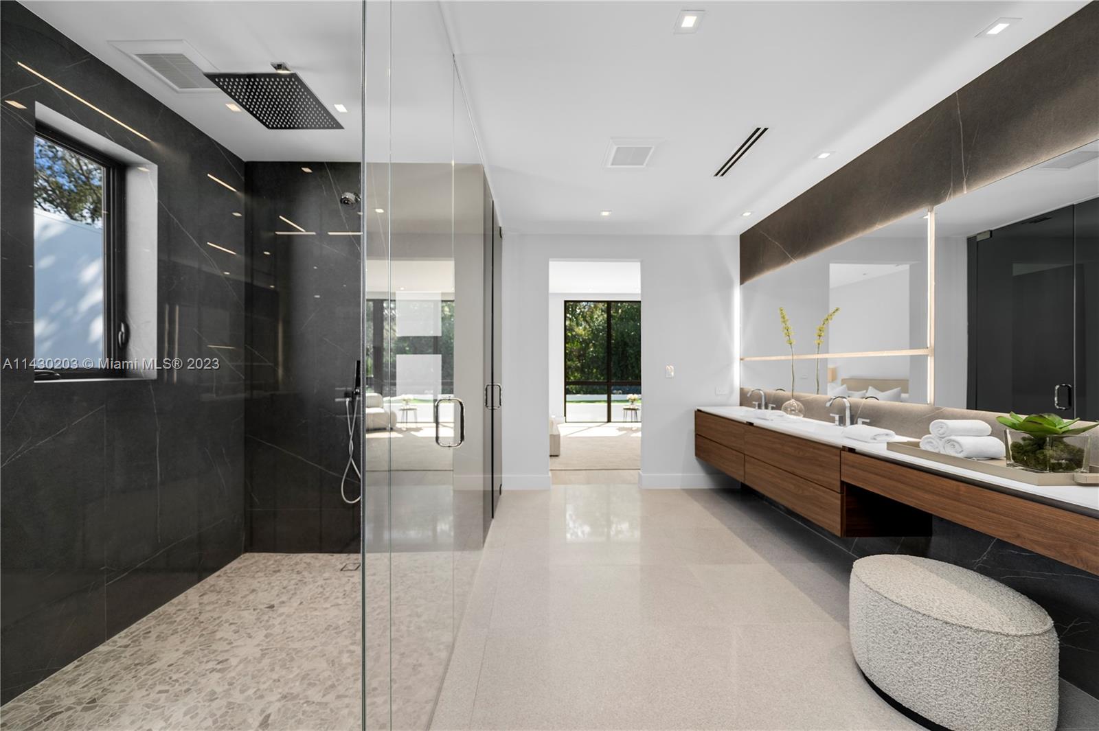 DOUGLAS CIRCLE - Residential