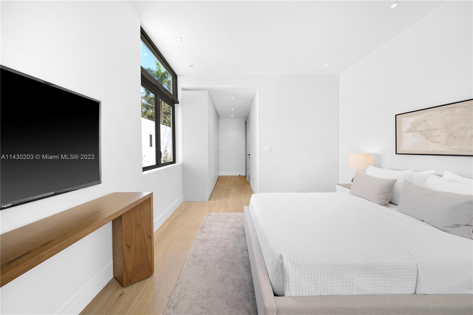 DOUGLAS CIRCLE - Residential