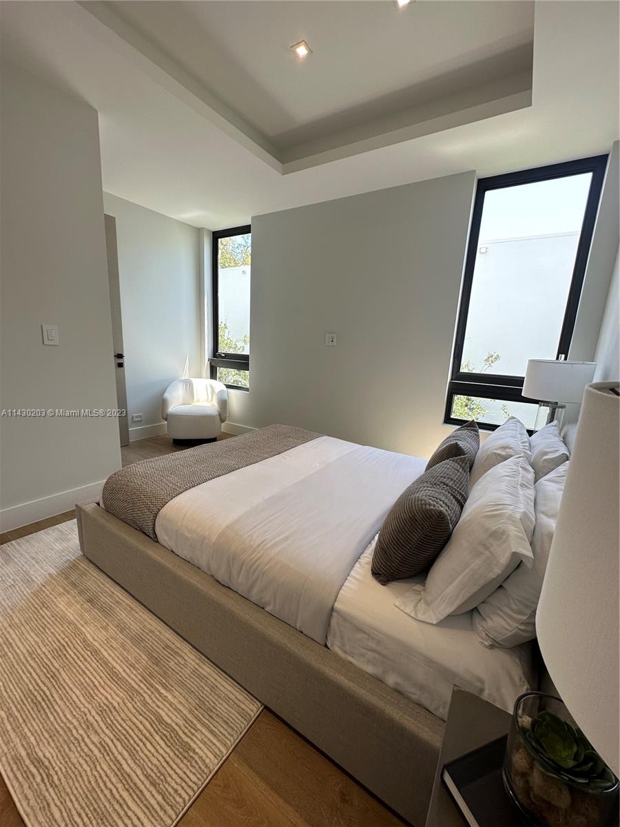 DOUGLAS CIRCLE - Residential