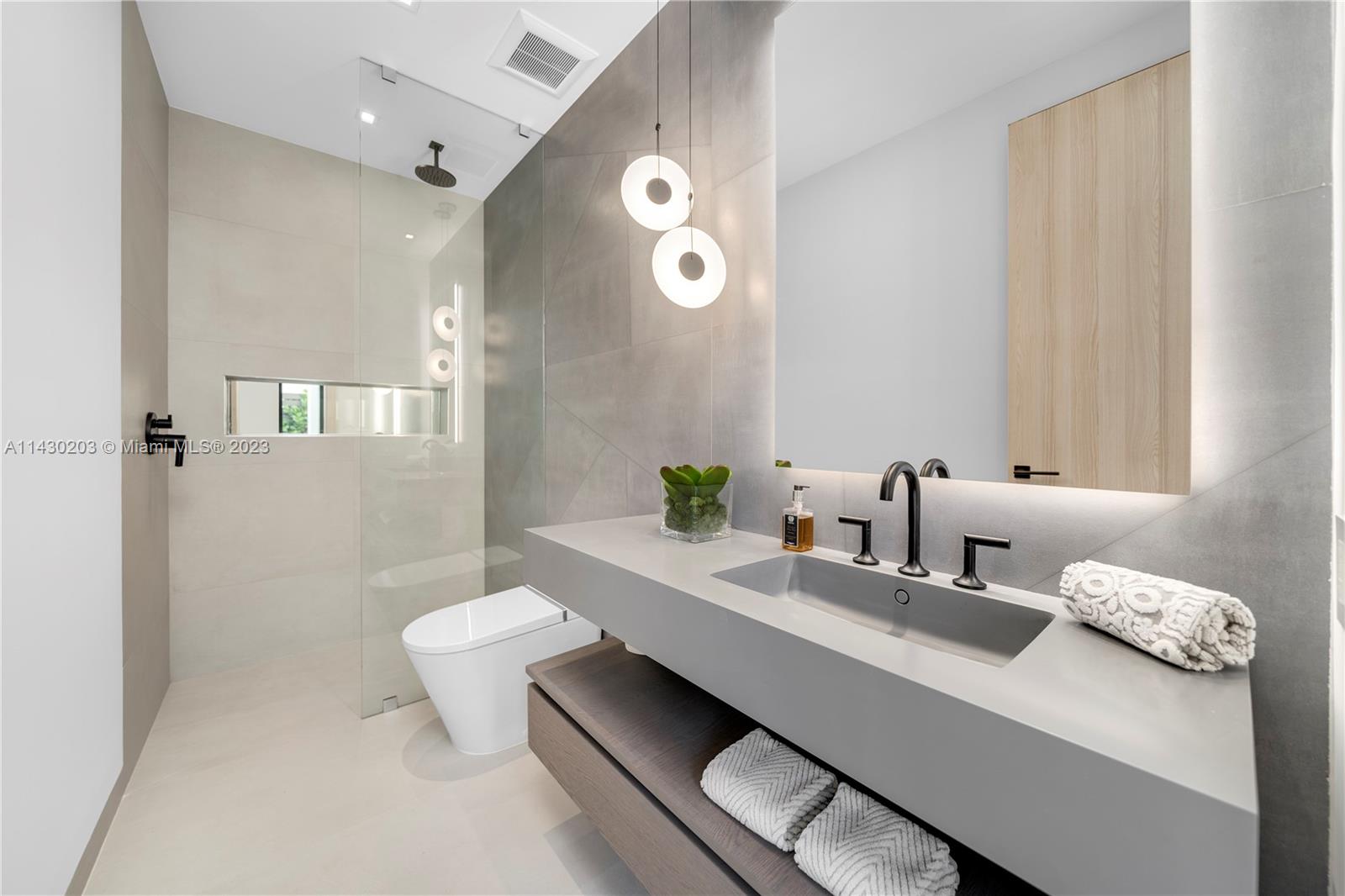 DOUGLAS CIRCLE - Residential