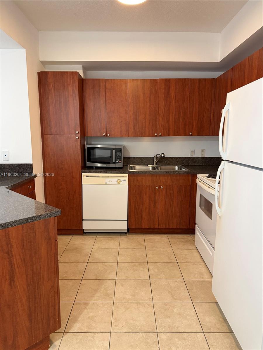 PARKVIEW AT BRICKELL COND - Residential Lease