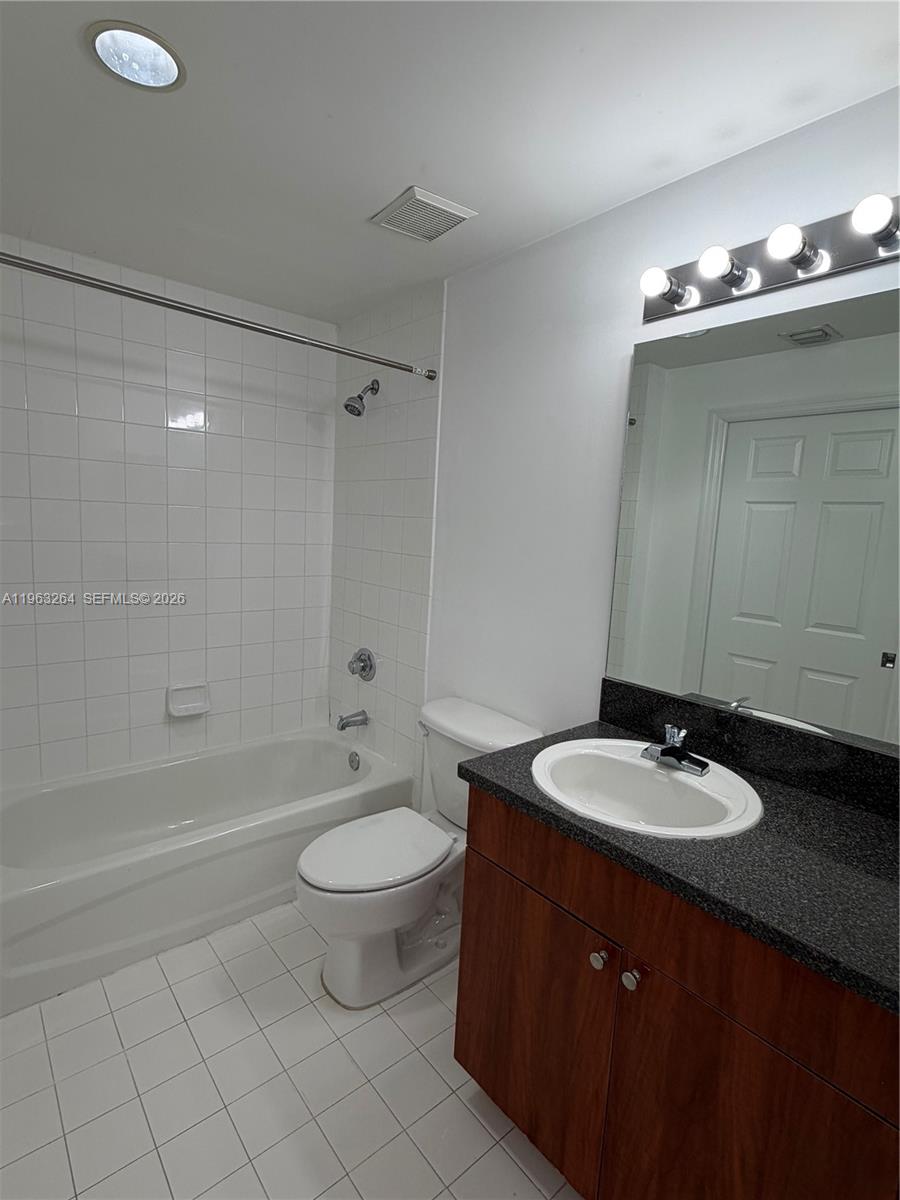 PARKVIEW AT BRICKELL COND - Residential Lease