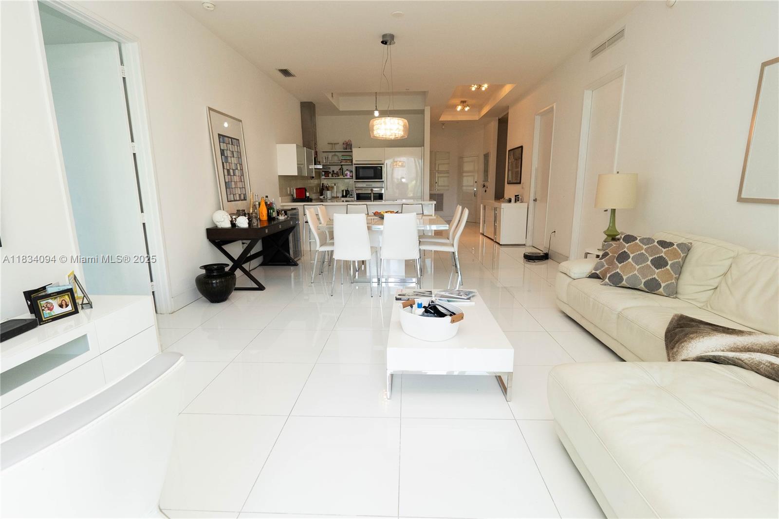 150 Sunny Isles Blvd 1-TH403