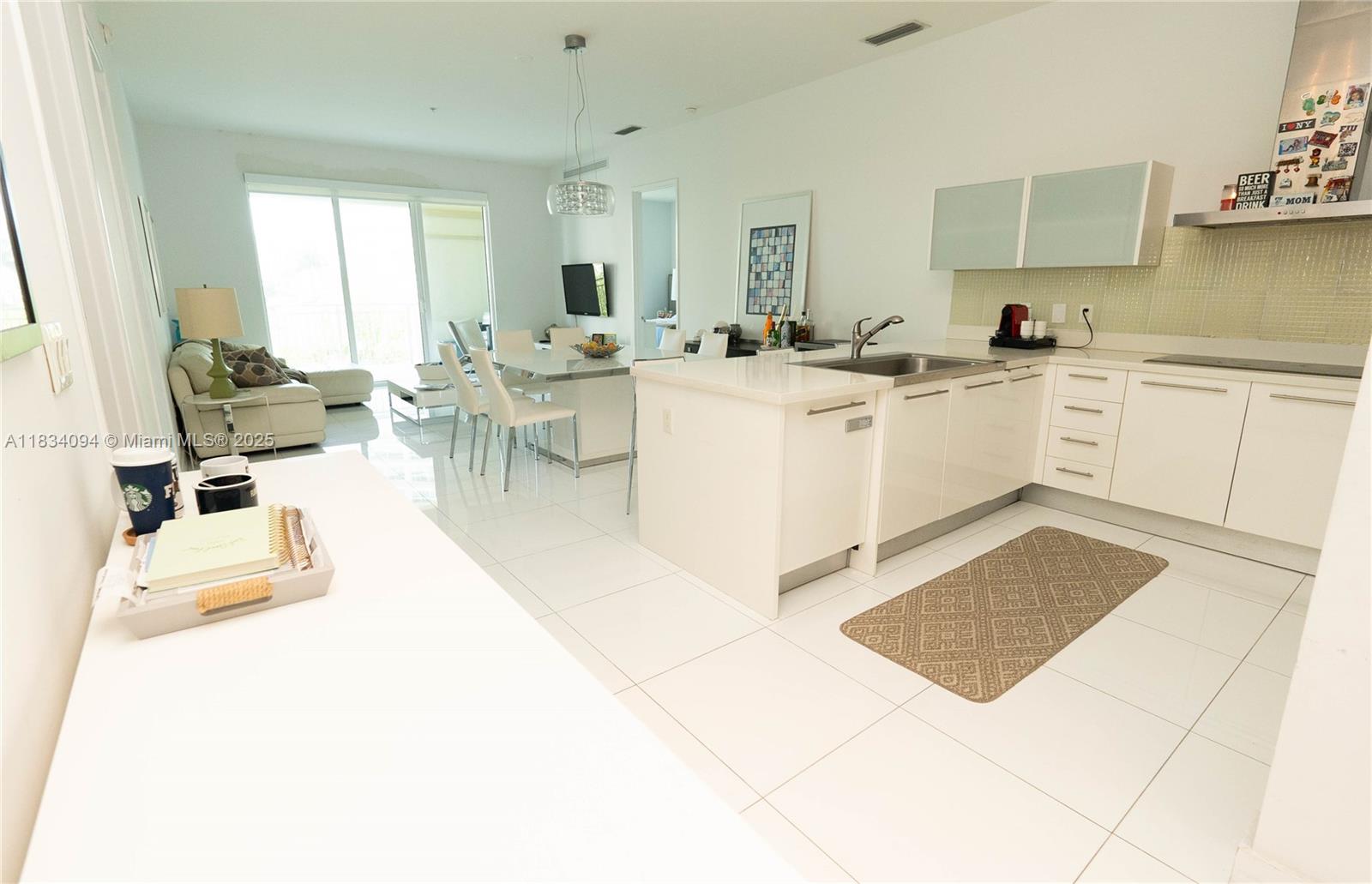 150 Sunny Isles Blvd 1-TH403