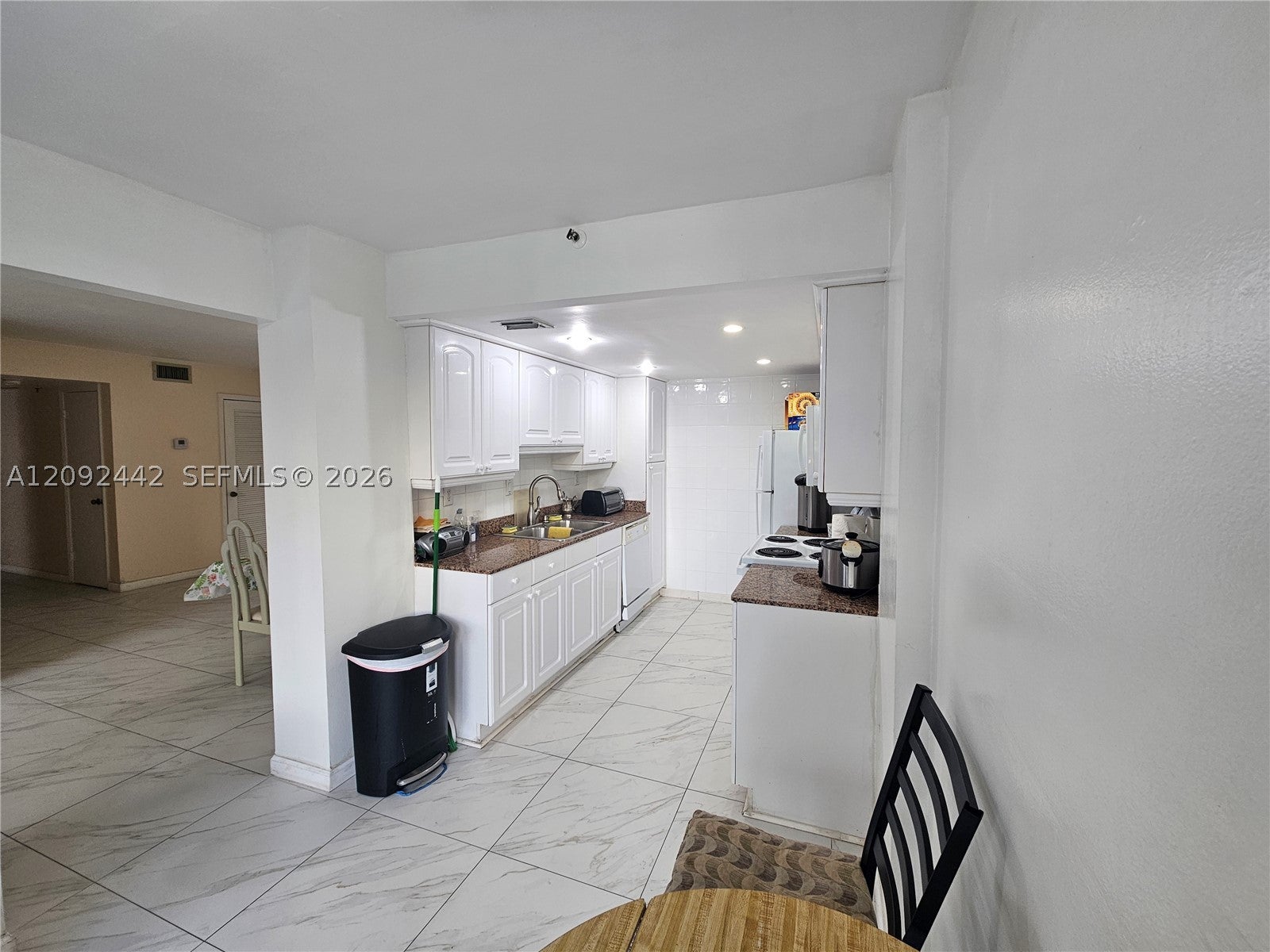 17600 N Bay Rd N302