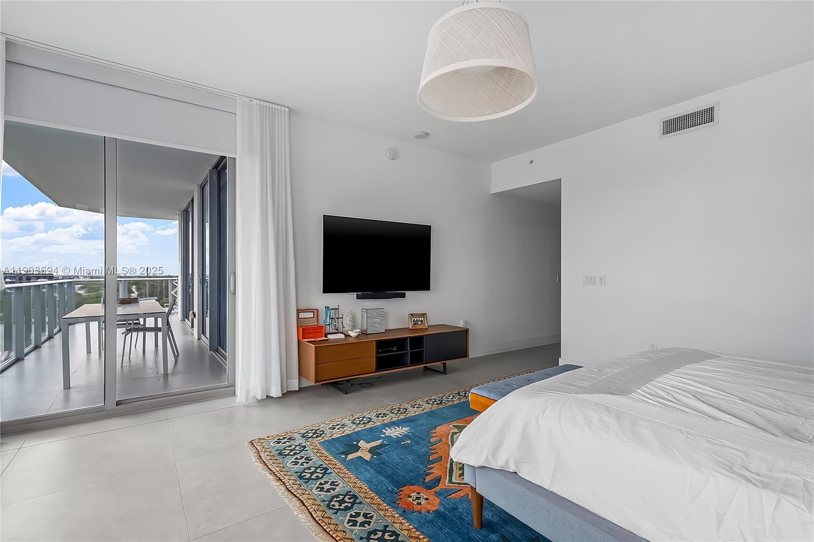 MARINA PALMS RESIDENCES S - Residential