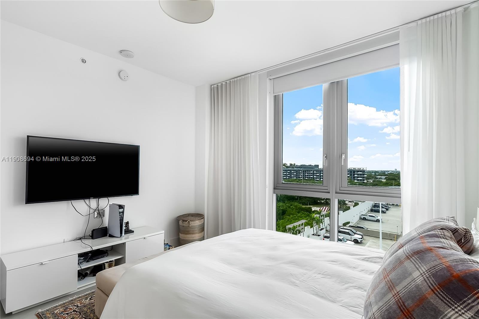 MARINA PALMS RESIDENCES S - Residential