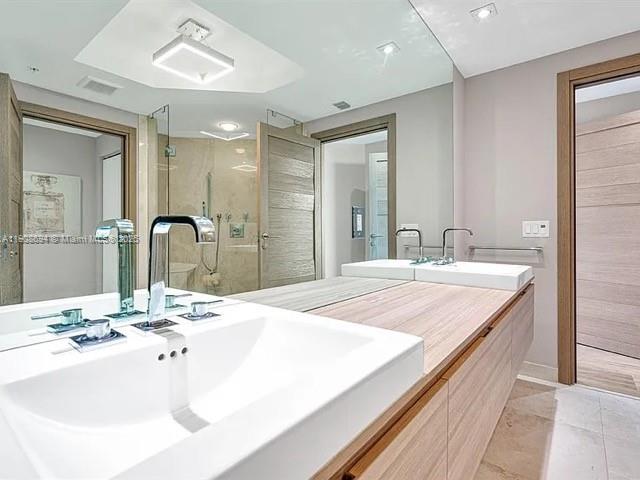 MARINA PALMS RESIDENCES S - Residential