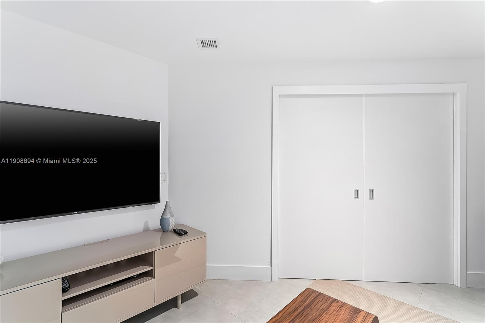 MARINA PALMS RESIDENCES S - Residential