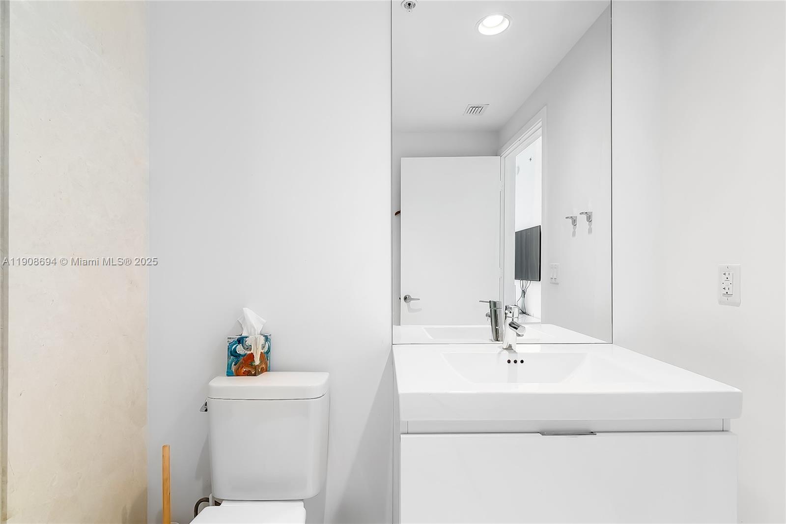 MARINA PALMS RESIDENCES S - Residential