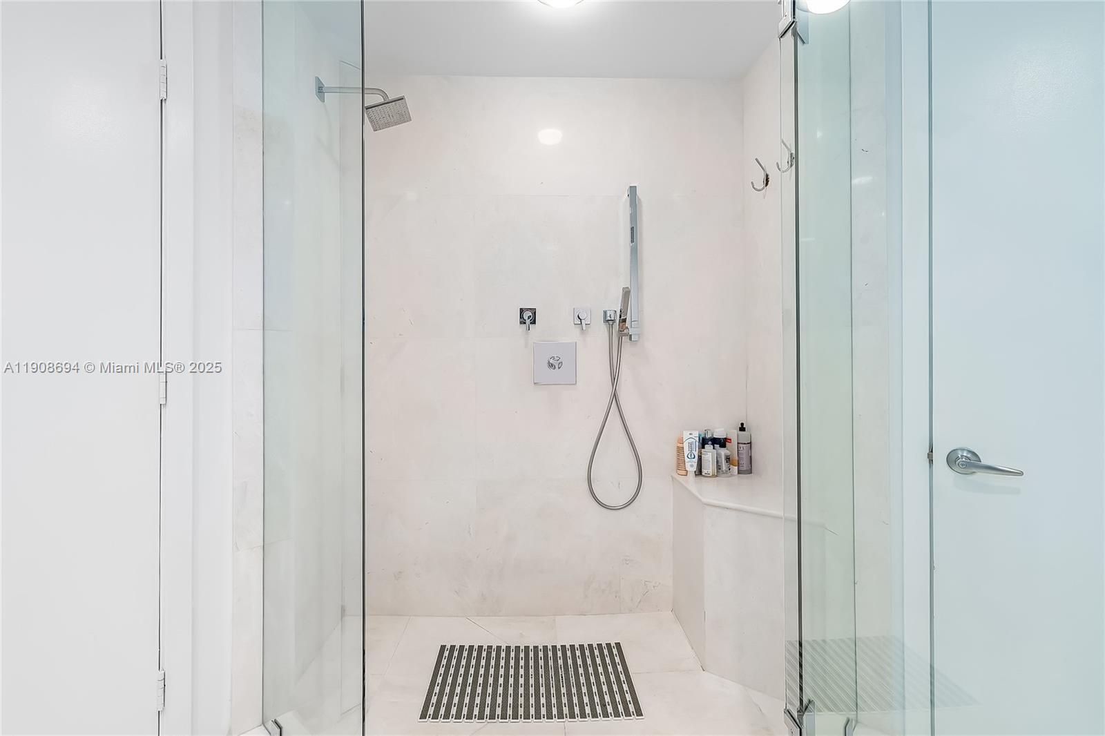 MARINA PALMS RESIDENCES S - Residential