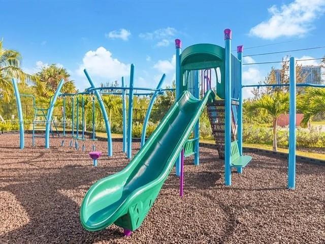 MARINA PALMS RESIDENCES S - Residential