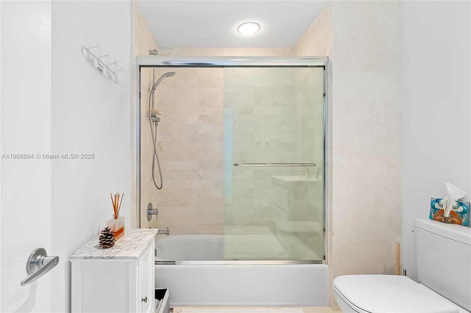 MARINA PALMS RESIDENCES S - Residential