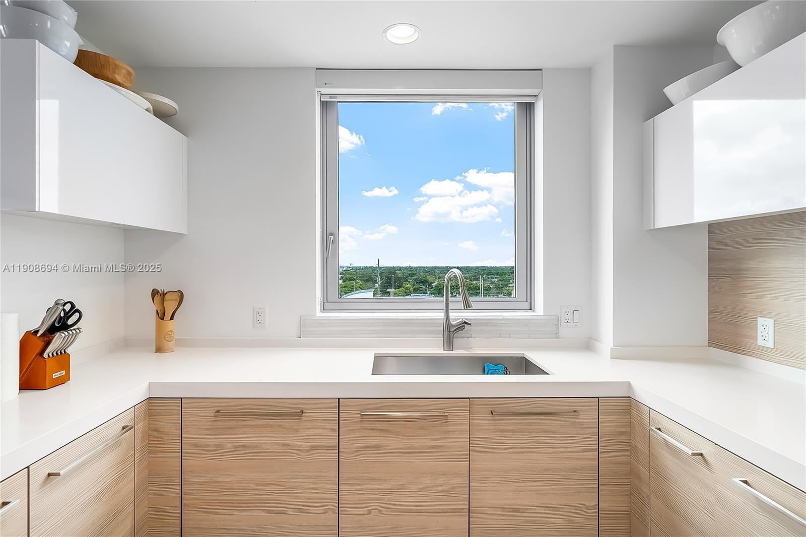 MARINA PALMS RESIDENCES S - Residential