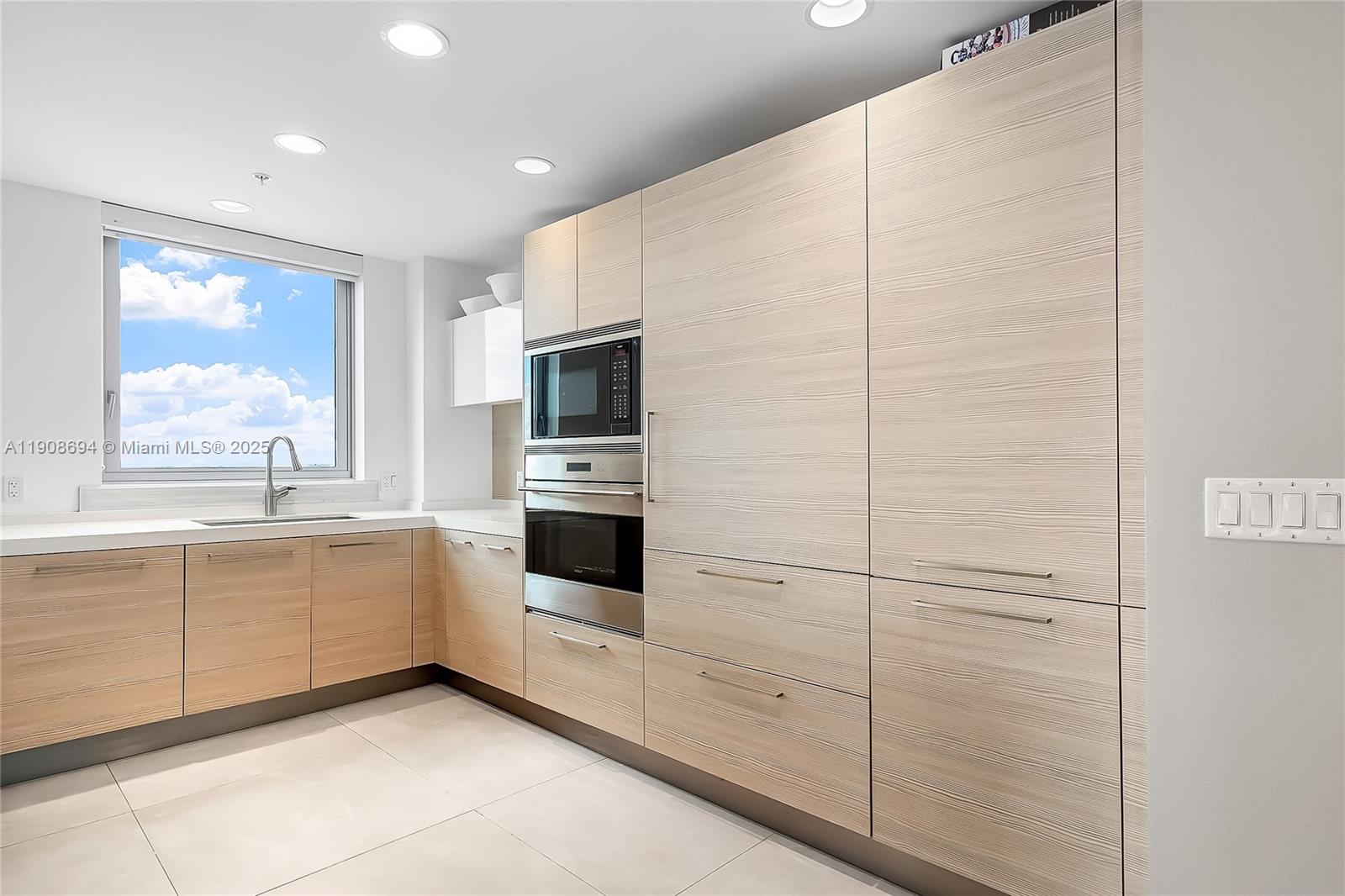 MARINA PALMS RESIDENCES S - Residential