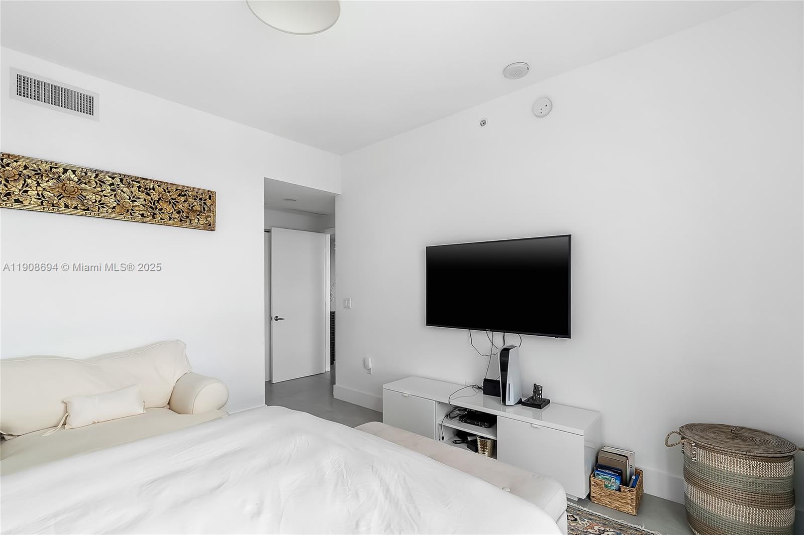 MARINA PALMS RESIDENCES S - Residential