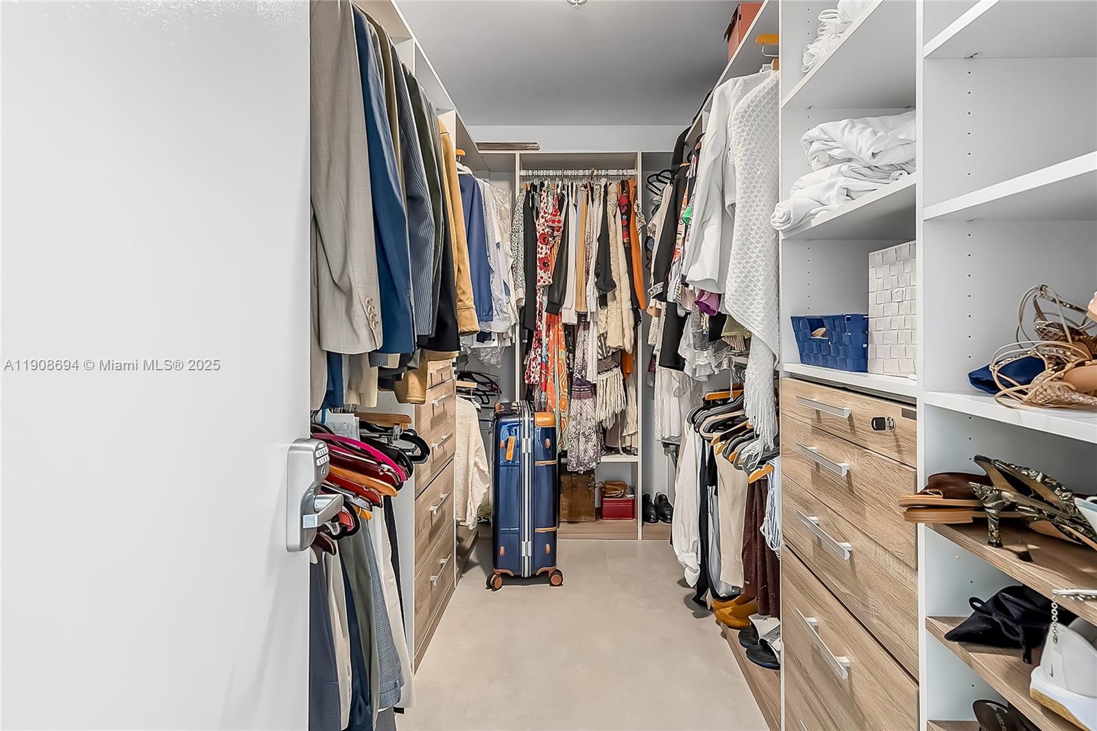 MARINA PALMS RESIDENCES S - Residential