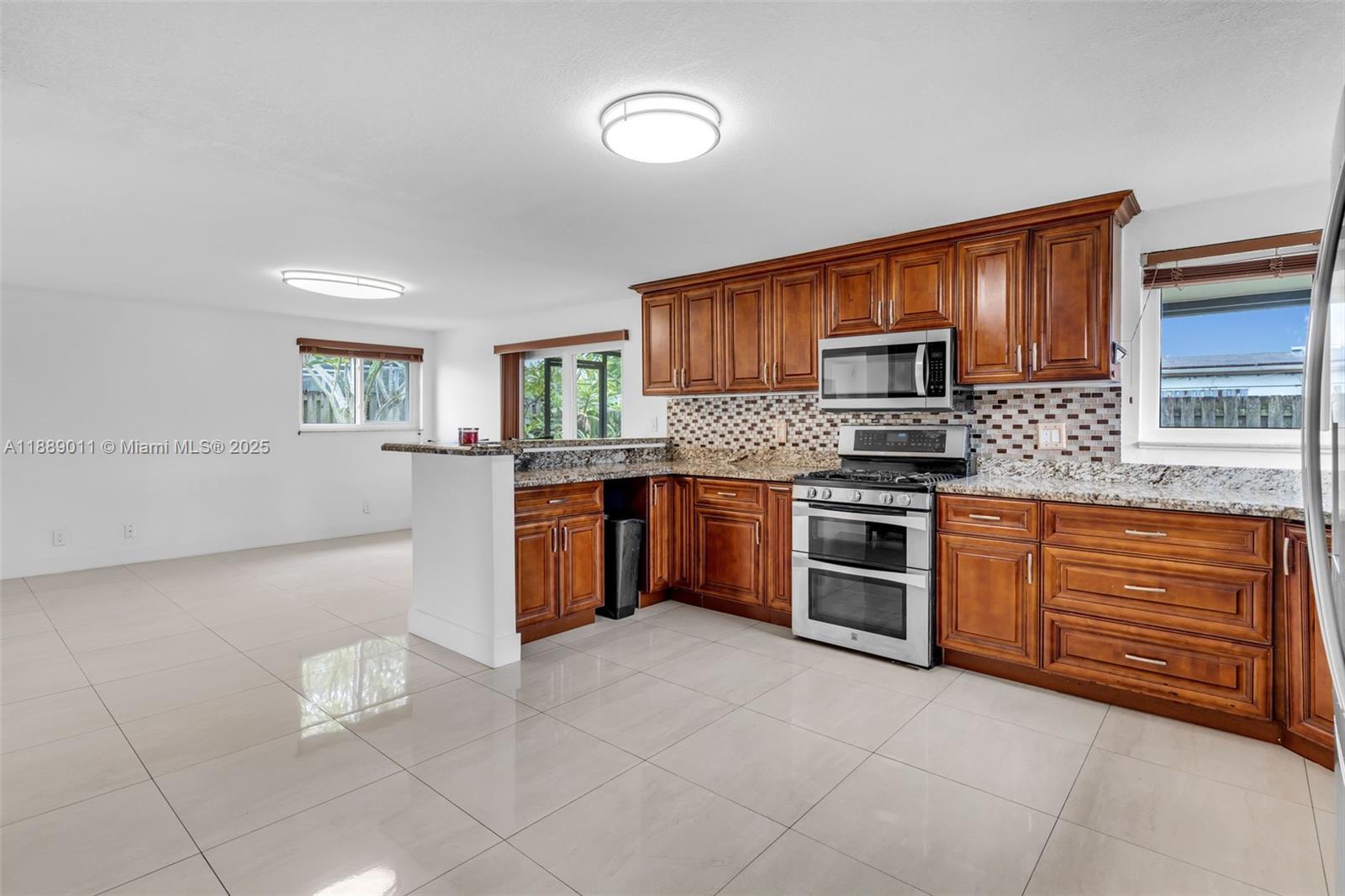 SUNRISE GOLF VILLAGE SEC - Residential