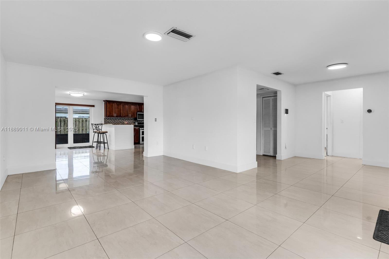 SUNRISE GOLF VILLAGE SEC - Residential