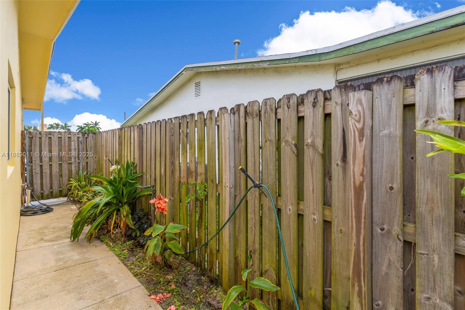 SUNRISE GOLF VILLAGE SEC - Residential