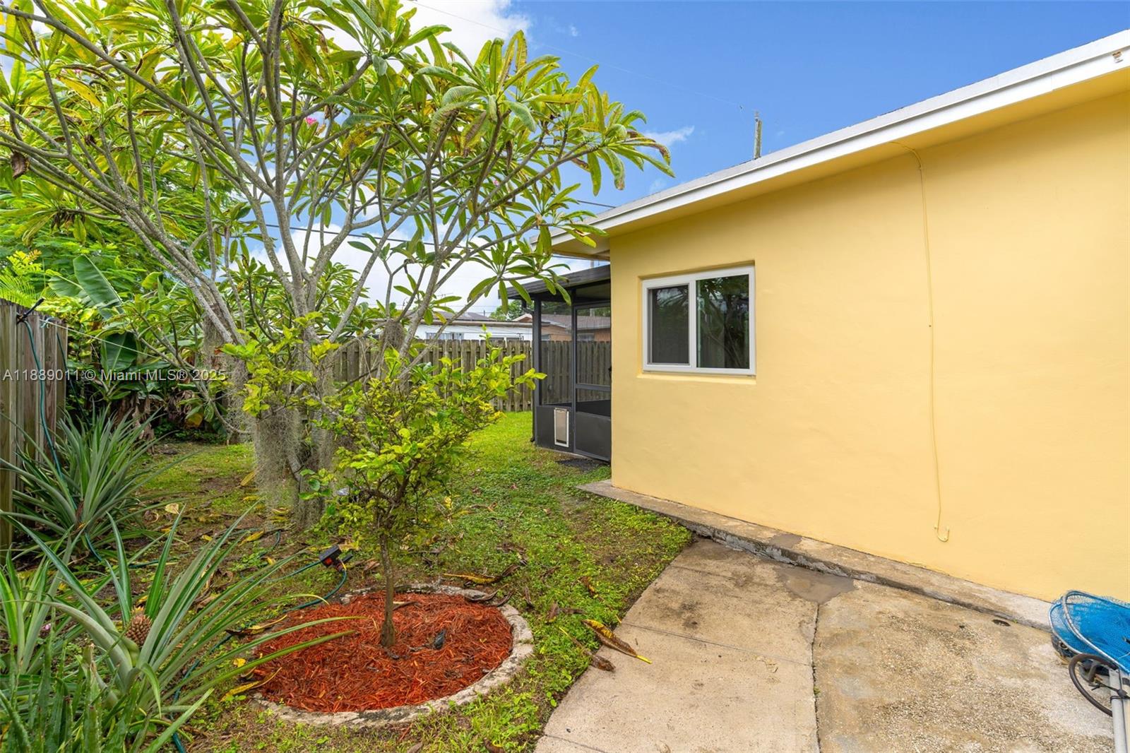 SUNRISE GOLF VILLAGE SEC - Residential
