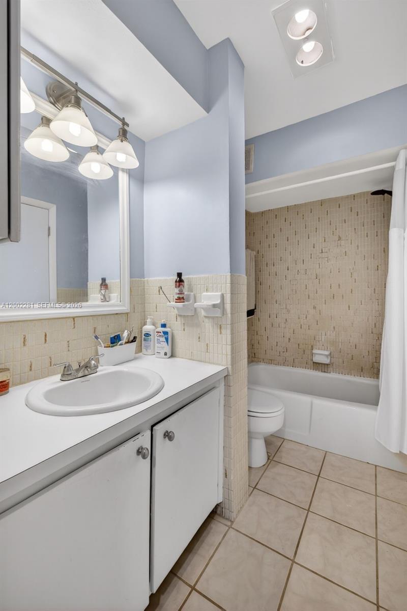 ASTOR CONDO NO 4 - Residential Lease