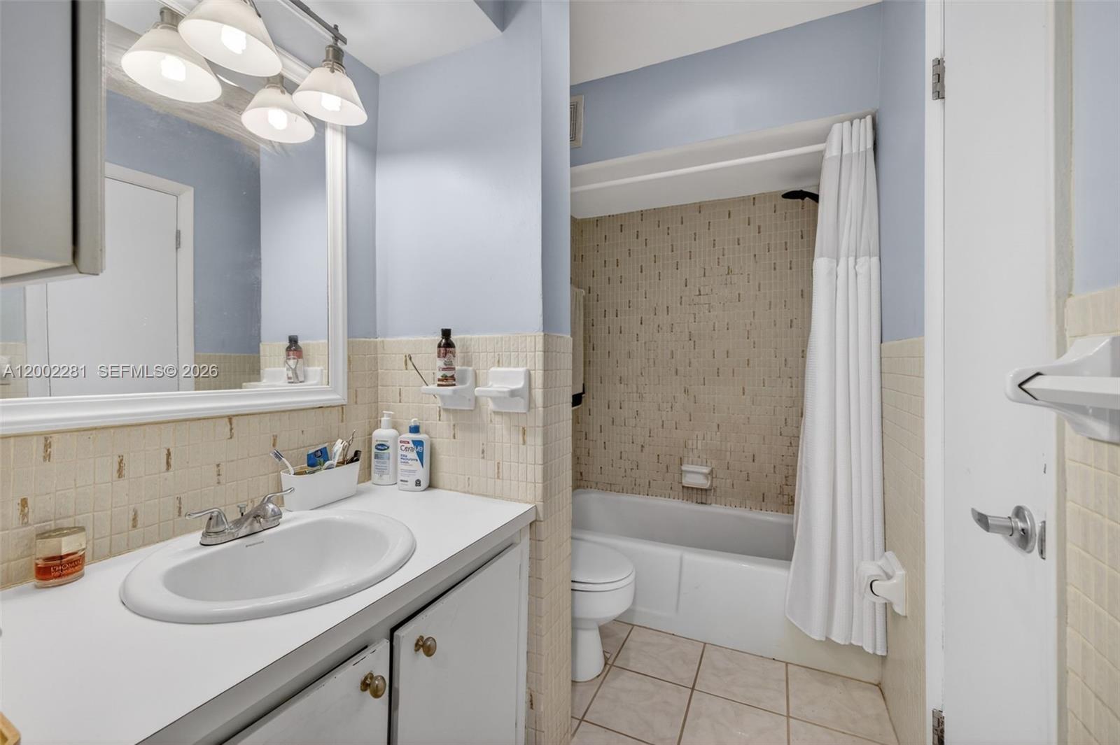 ASTOR CONDO NO 4 - Residential Lease