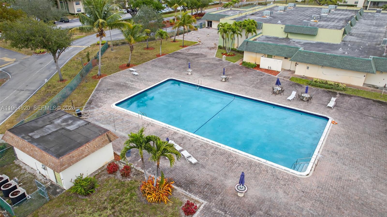 RAMBLEWOOD EAST CONDO - Residential