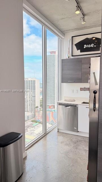 151 SE 1st St 3010