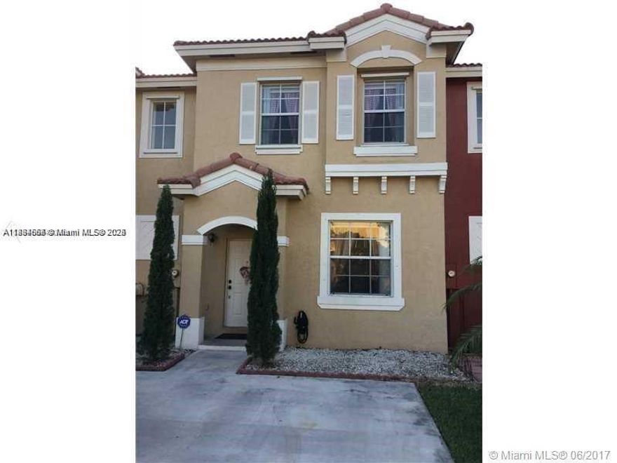 BEAUTIFUL TOWNHOUSE 3 BED AND 2.5 BATH, WITH A HUGE BACK YARD,NICE KITCHEN WITH A SNACK BAR COUNTER,LIVING/DINING ROOM,EASHER AND DRYER INSIDE THE UNIT ,24-HOUR GATED SECURITY,LOCATED MINUTES FROM THE TURNPIKE,SHOOPPING, RESTAURANTS. LOW HOA