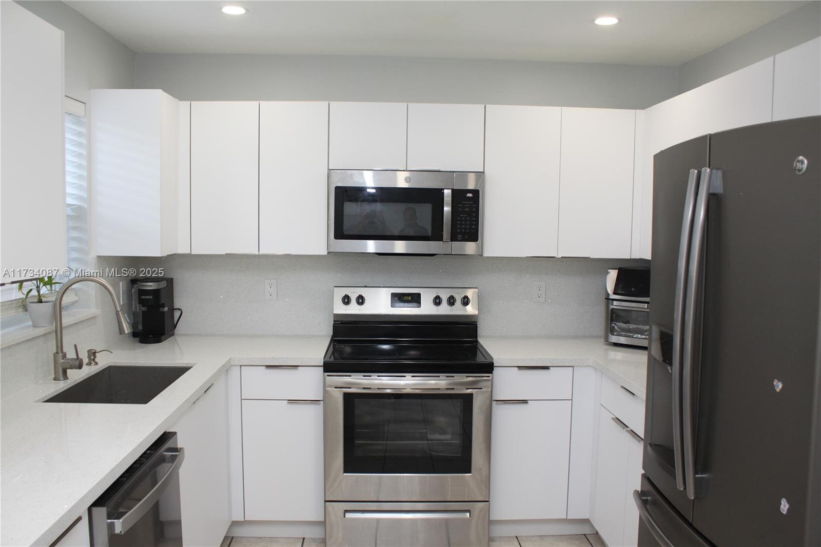 PEMBROKE ISLES 1 - Residential
