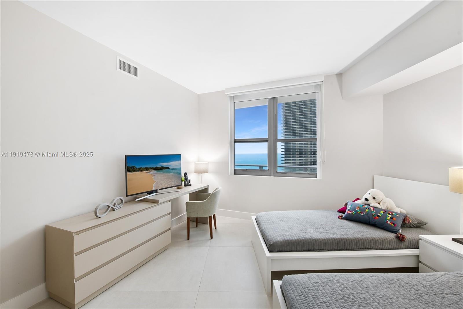 4111 SOUTH OCEAN DRIVE CO - Residential Lease