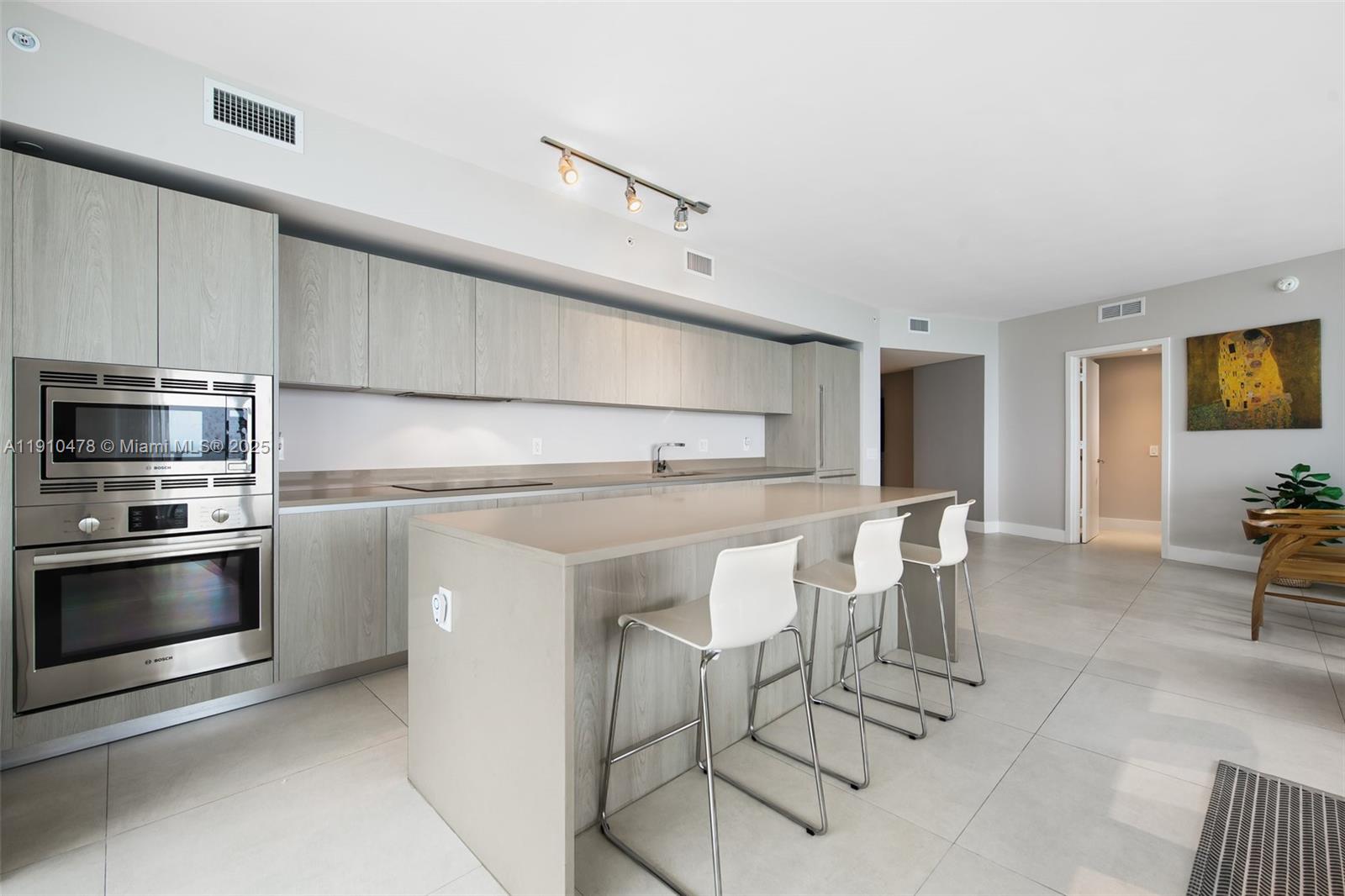 4111 SOUTH OCEAN DRIVE CO - Residential Lease