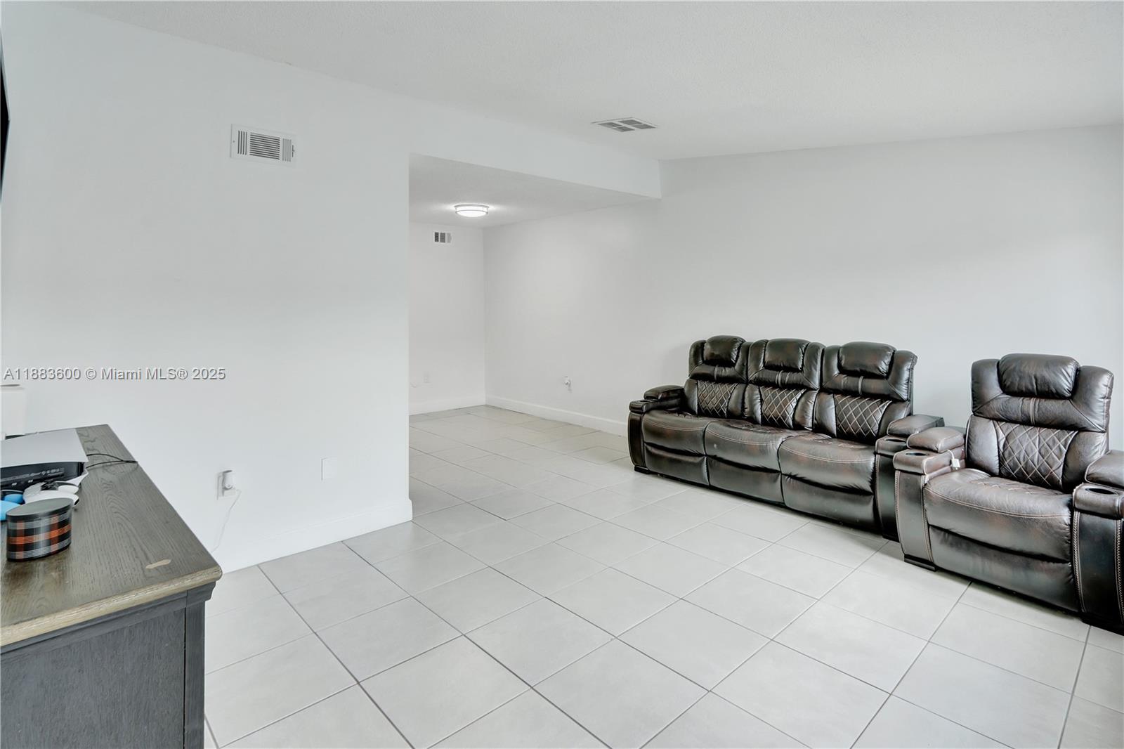 FOUNTAIN PK VILLAGE HOMES - Residential