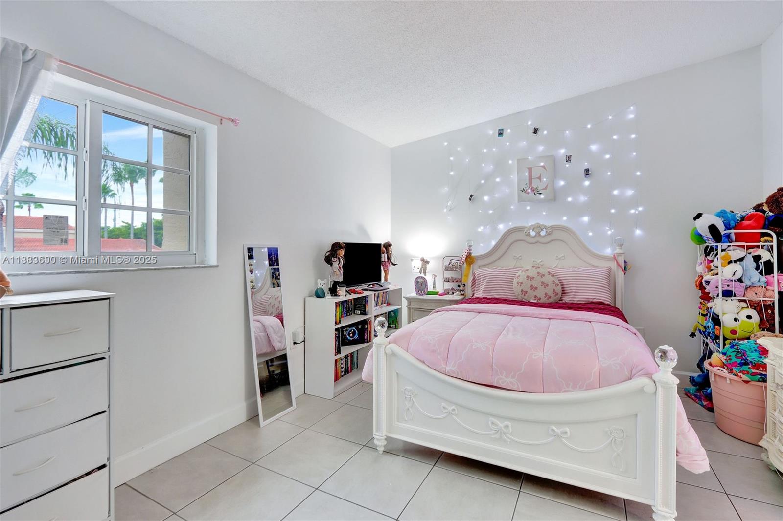 FOUNTAIN PK VILLAGE HOMES - Residential