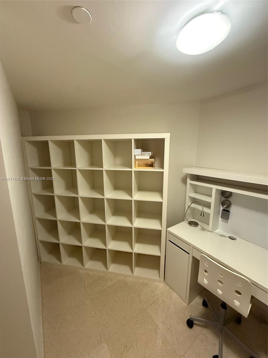 WIND CONDO - Residential Lease