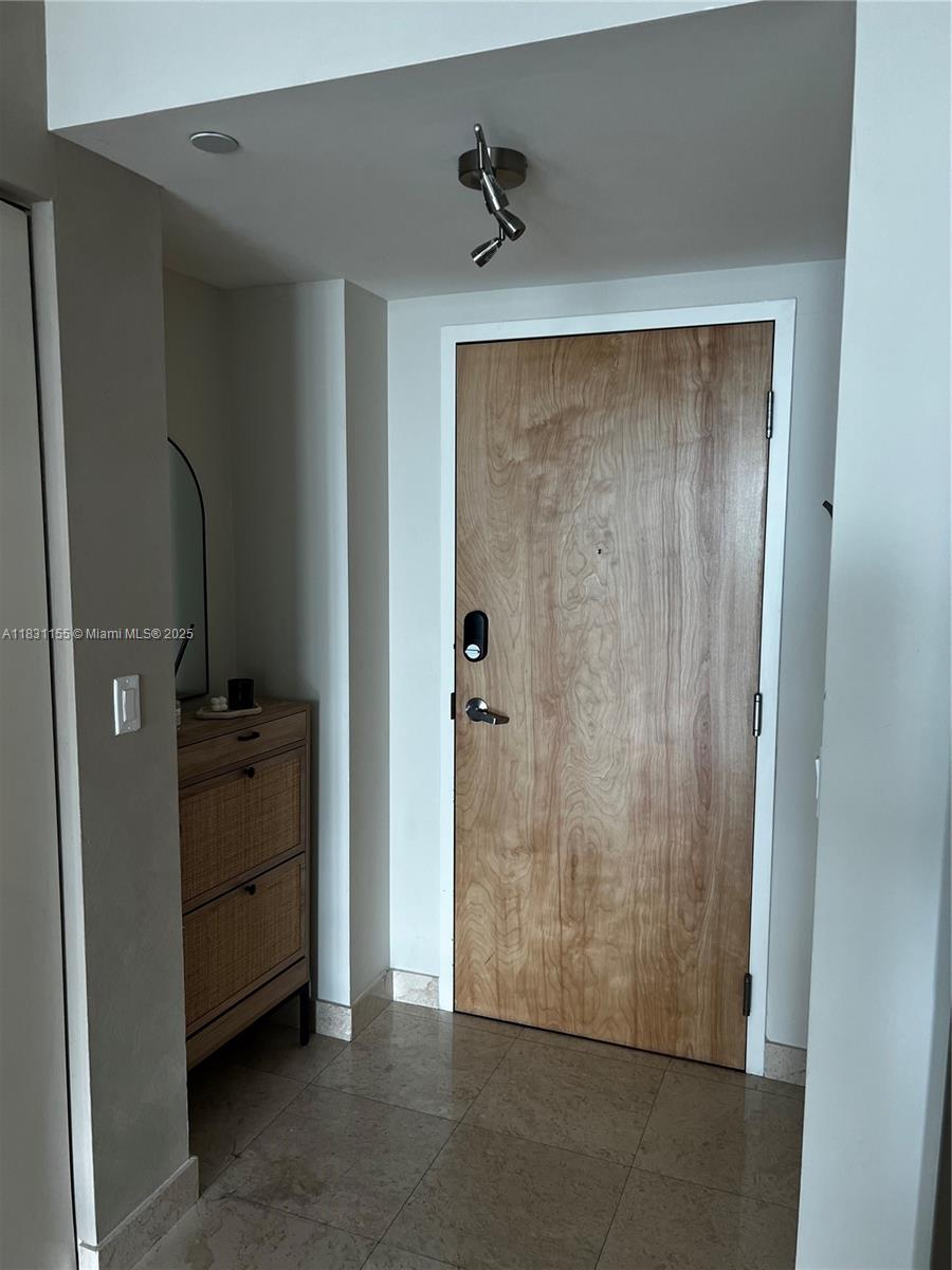 WIND CONDO - Residential Lease