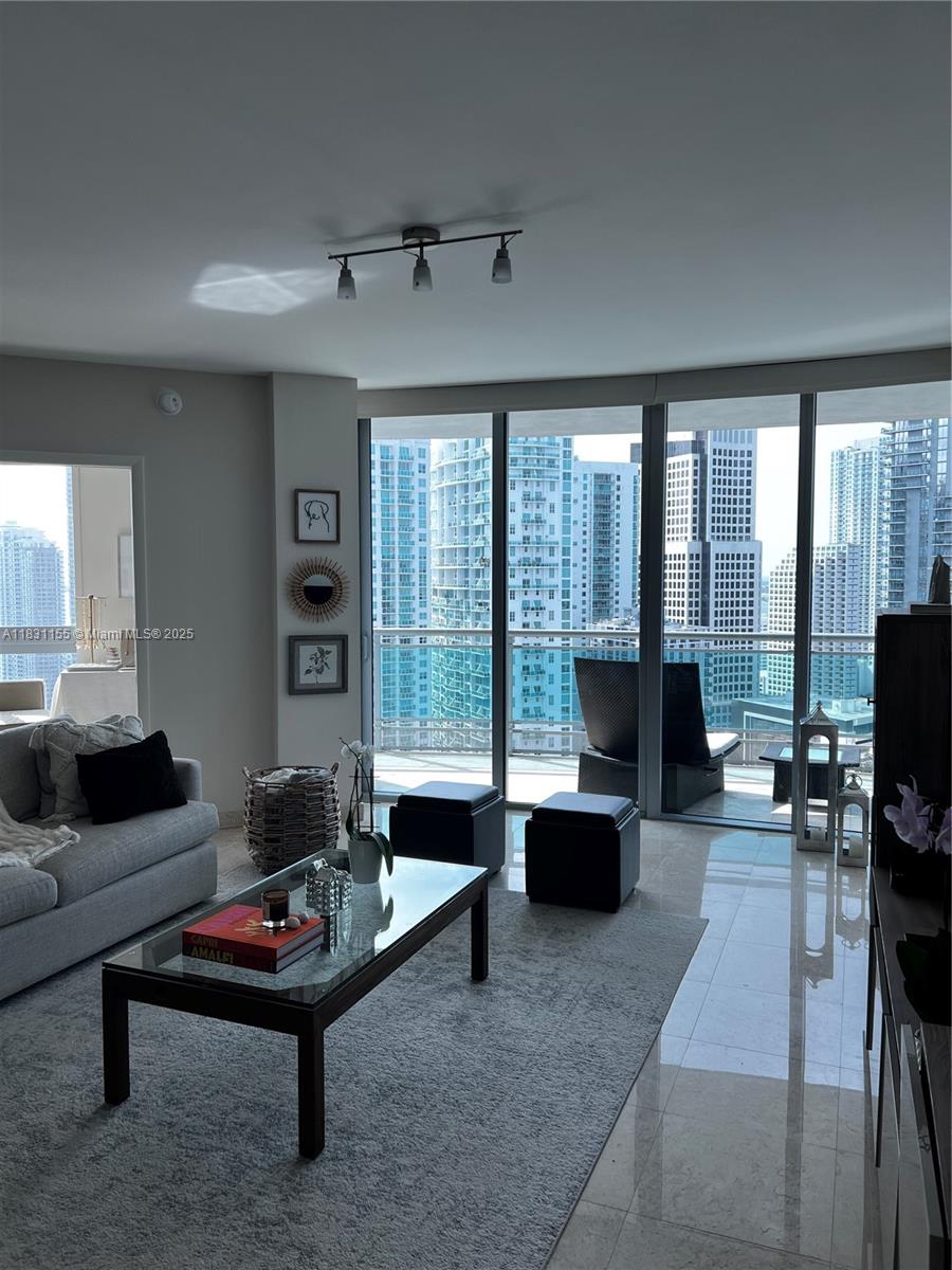WIND CONDO - Residential Lease
